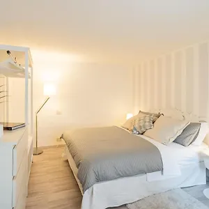 ***** Romantic - Center Como