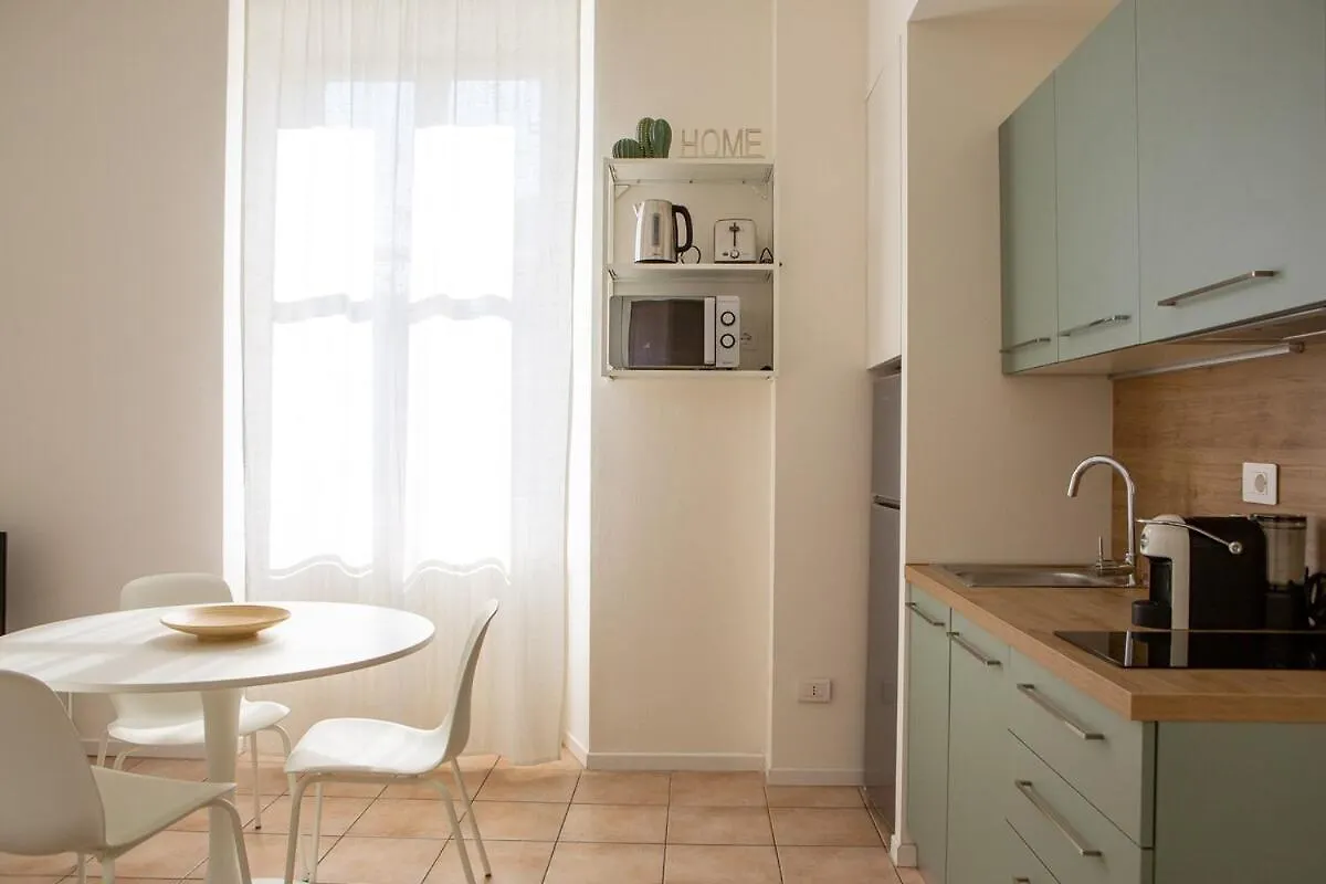 Apartment Levante -Walking Distance To Center- Free Onsite Parking Como
