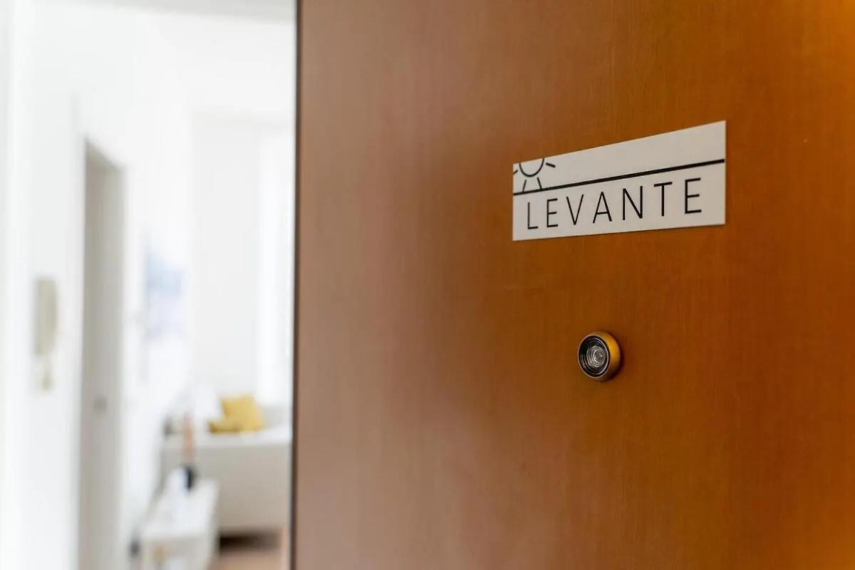 Levante -Walking Distance To Center- Free Onsite Parking Como Italy