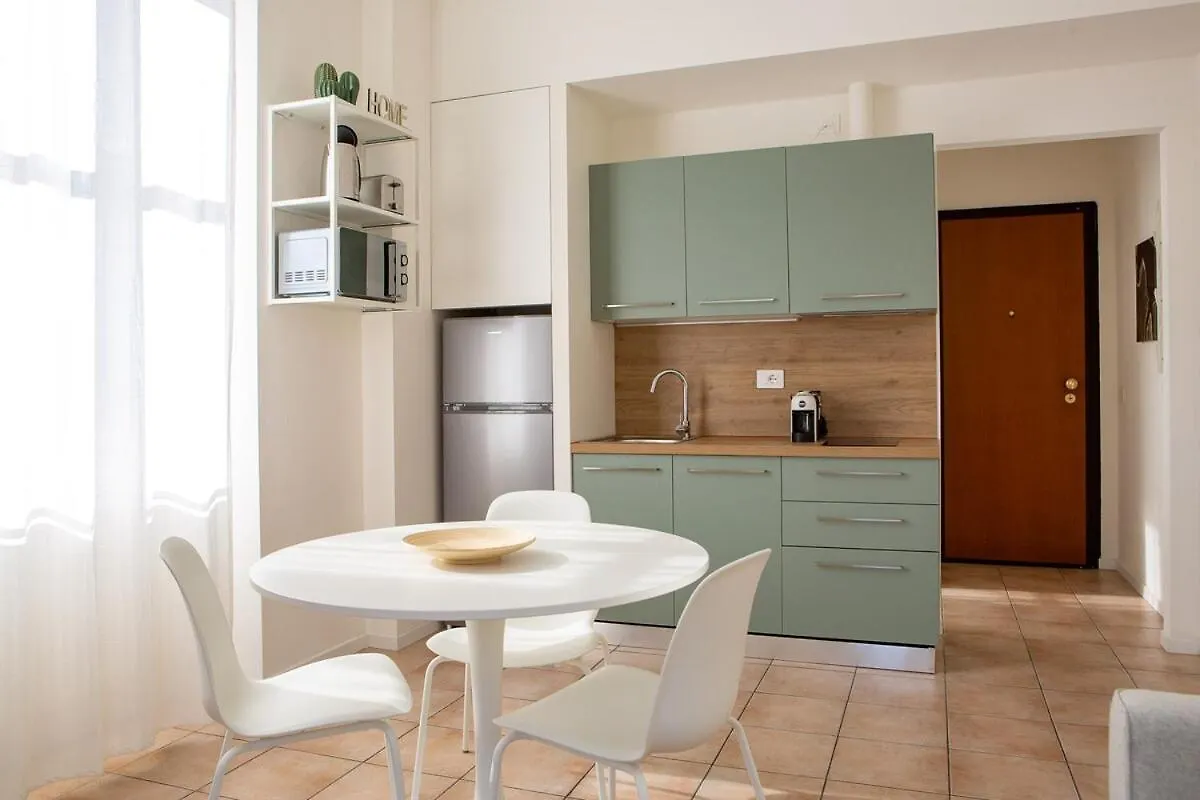 Levante -Walking Distance To Center- Free Onsite Parking Como
