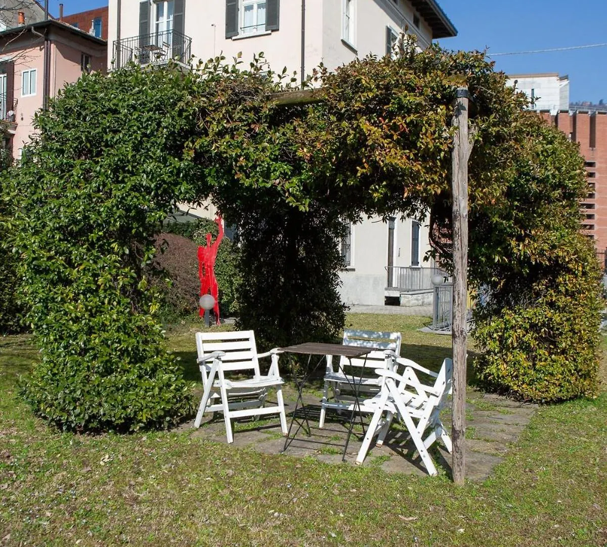 Levante -Walking Distance To Center- Free Onsite Parking Como Apartment