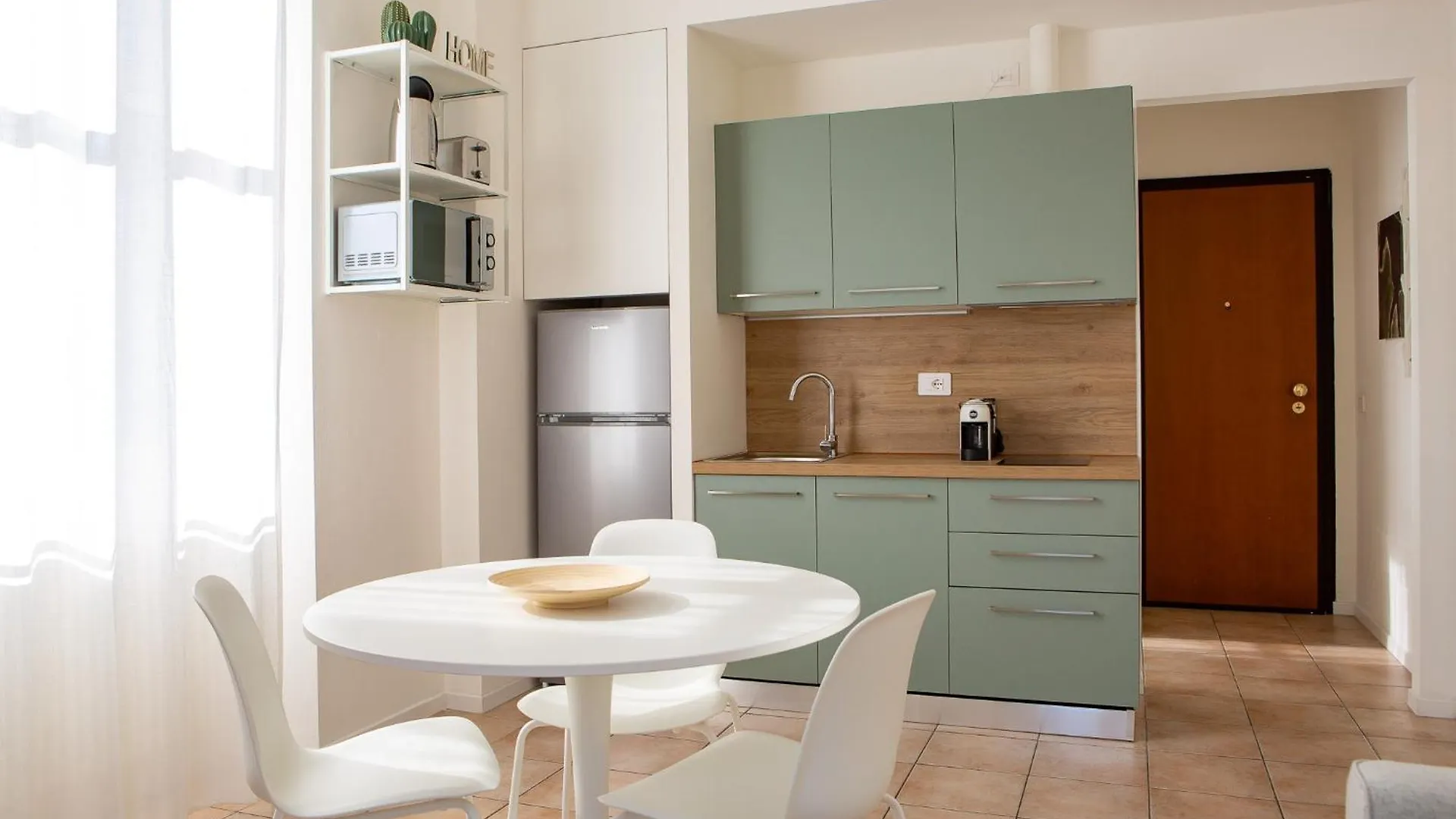 Levante -Walking Distance To Center- Free Onsite Parking contacts